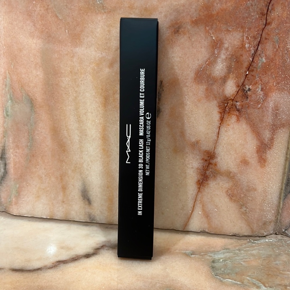 MAC in extreme dimension 3D Black Lash